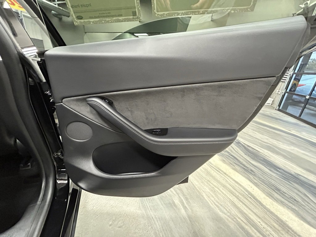 Used 2020 Tesla Model Y Long Range image 39