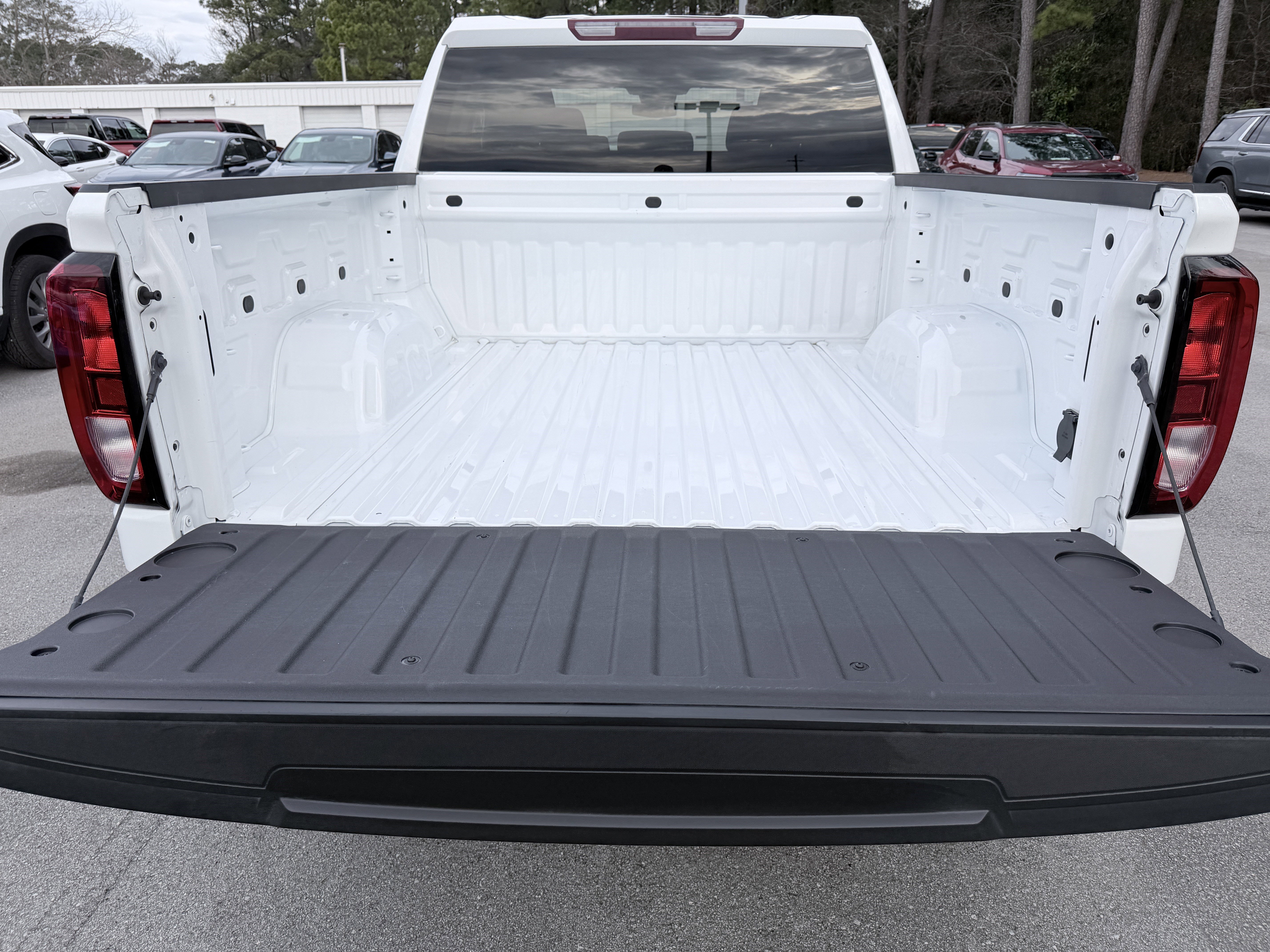 Used 2024 GMC Sierra 1500 Elevation image 4