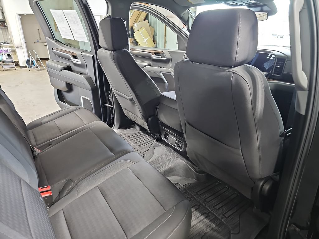 Used 2023 GMC Sierra 1500 SLE AWD/4WD image 11