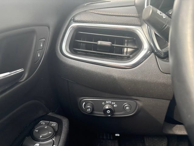 Used 2023 Chevrolet Equinox Premier AWD/4WD image 16