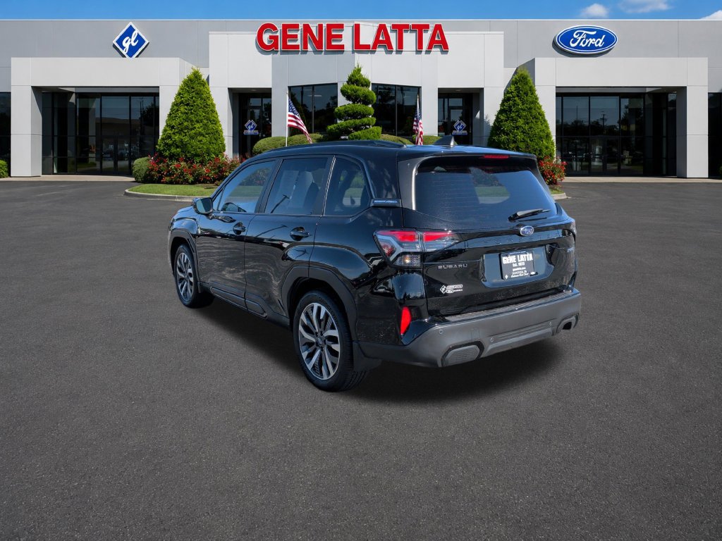 Used 2025 Subaru Forester Touring AWD/4WD image 5