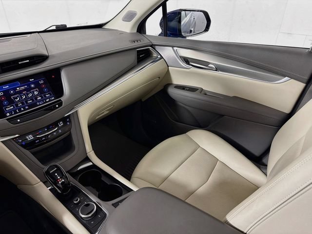 Used 2023 Cadillac XT5 Premium Luxury w/ Technology Package AWD/4WD image 32