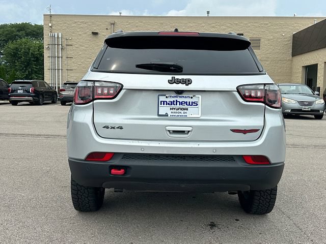 Used 2025 Jeep Compass Trailhawk AWD/4WD image 4