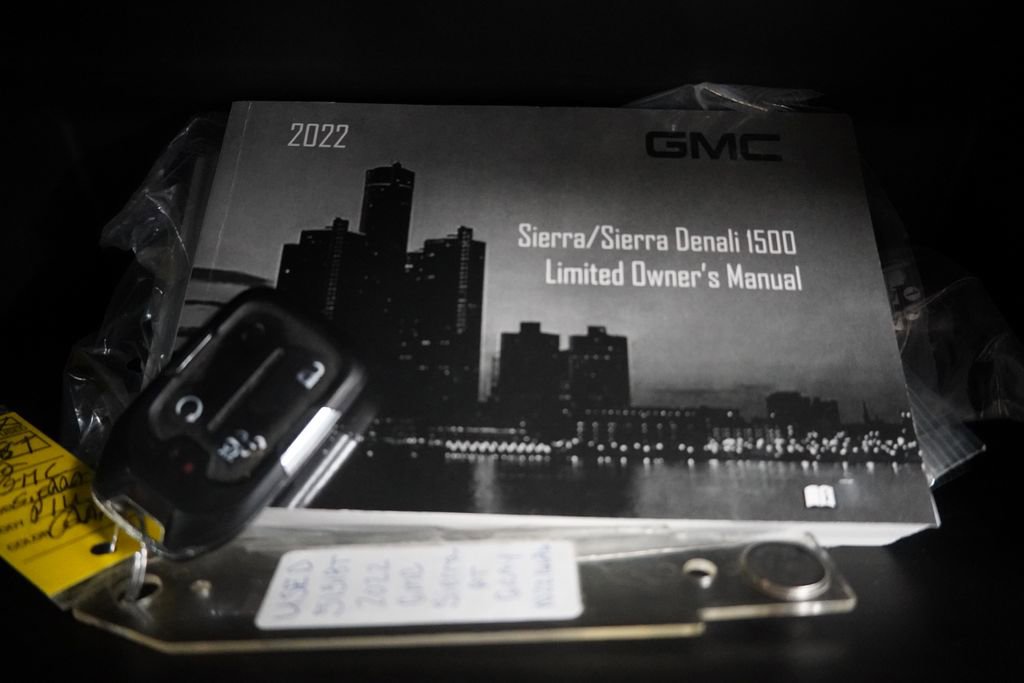 Used 2022 GMC Sierra 1500 AT4 w/ AT4 Preferred Package AWD/4WD image 26