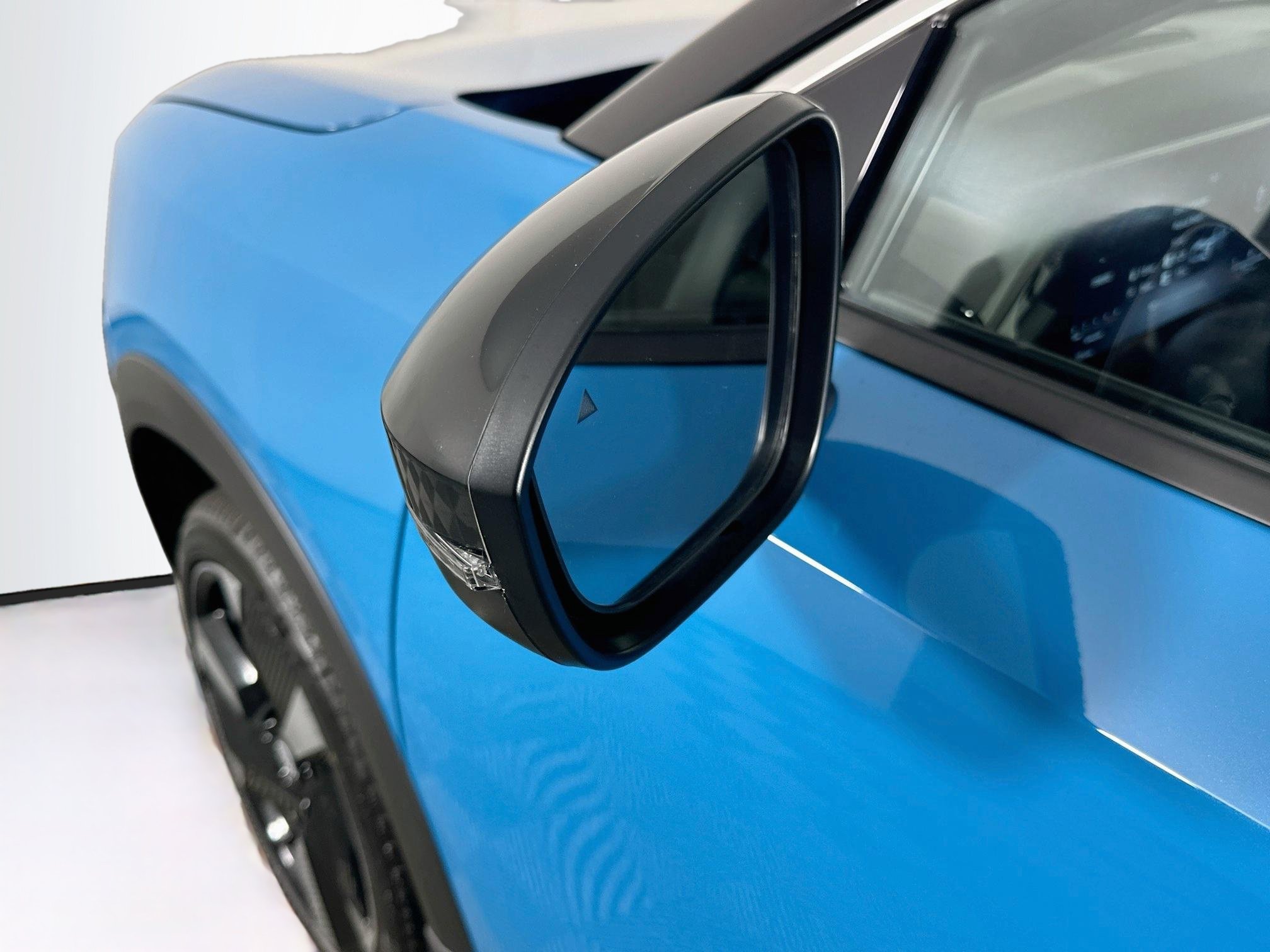 Used 2026 Nissan Kicks SR w/ Cold Weather Package AWD/4WD image 16