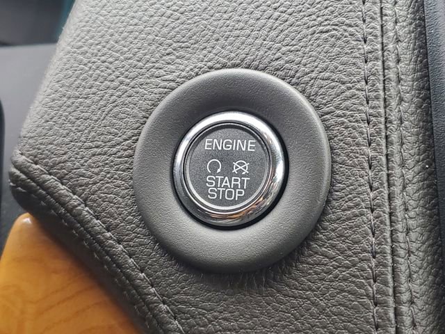 Used 2015 Lincoln MKX FWD w/ Equipment Group 101A image 18