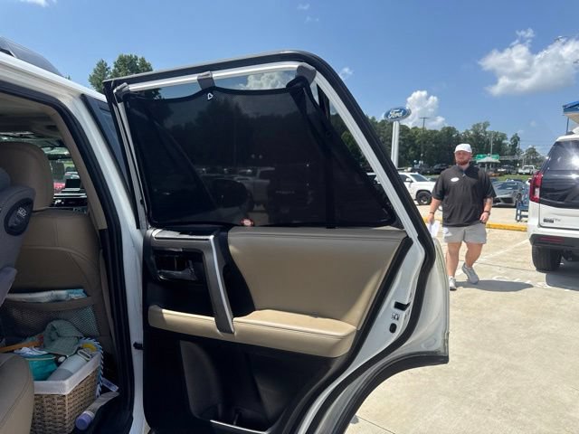 Used 2017 Toyota 4Runner SR5 Premium RWD image 40