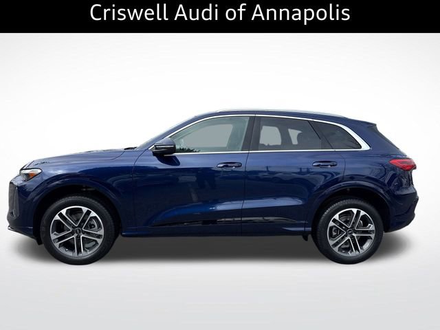 Certified 2025 Audi Q5 Premium w/ Convenience Package image 3