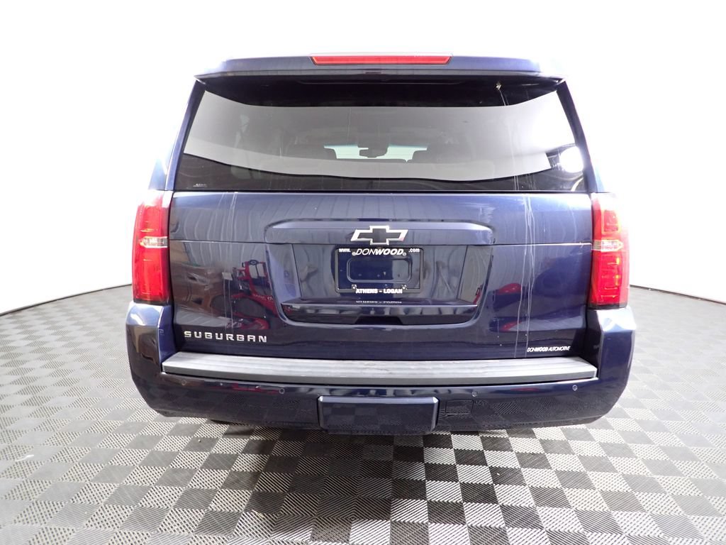 Used 2018 Chevrolet Suburban LT w/ LT Signature Package AWD/4WD image 13
