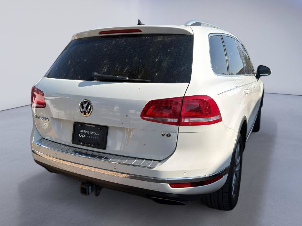 Used 2015 Volkswagen Touareg VR6 AWD/4WD image 3