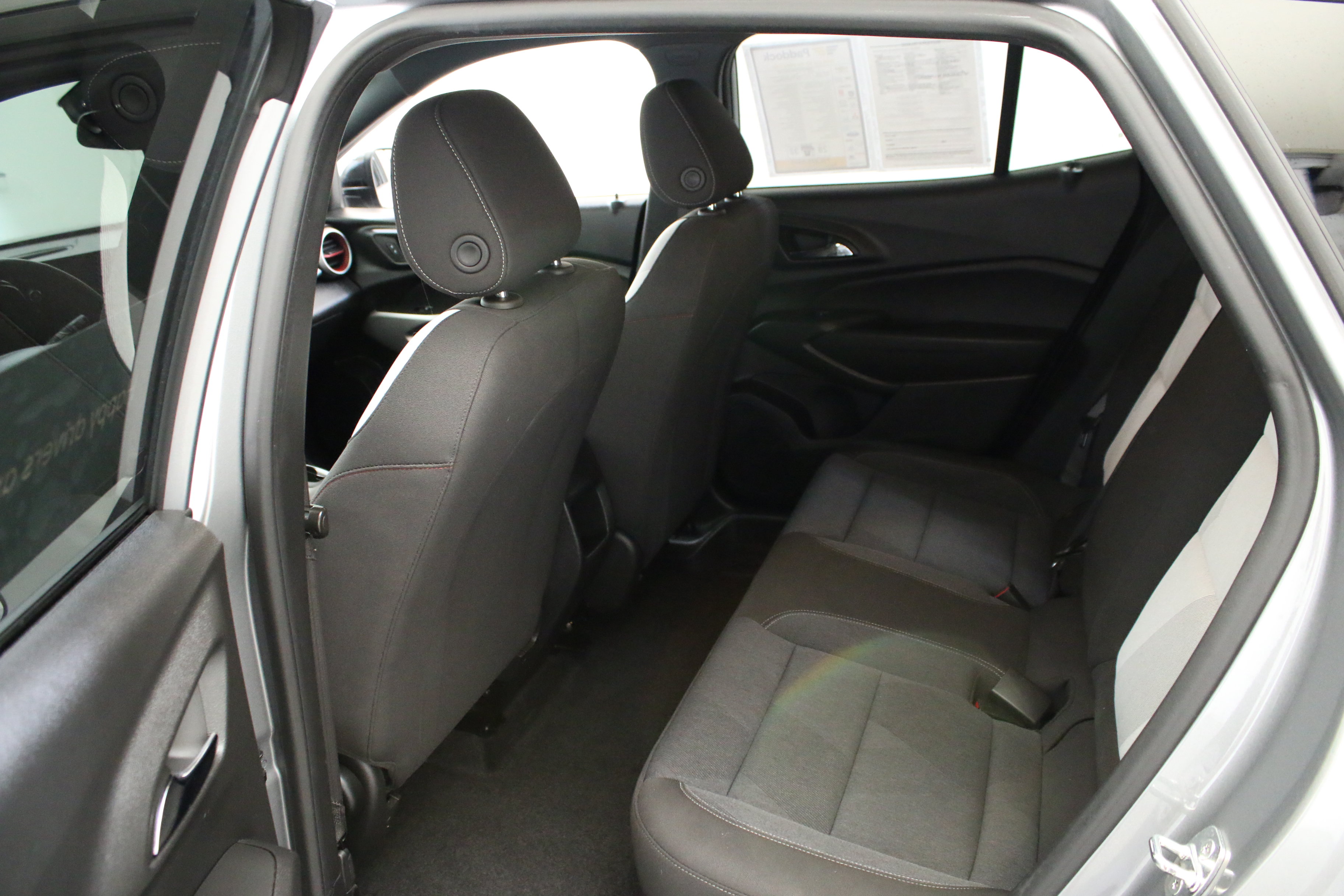 Certified 2024 Chevrolet Trax RS w/ Driver Confidence Package FWD image 29