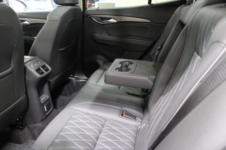 Used 2023 Buick Envision Avenir AWD/4WD image 51