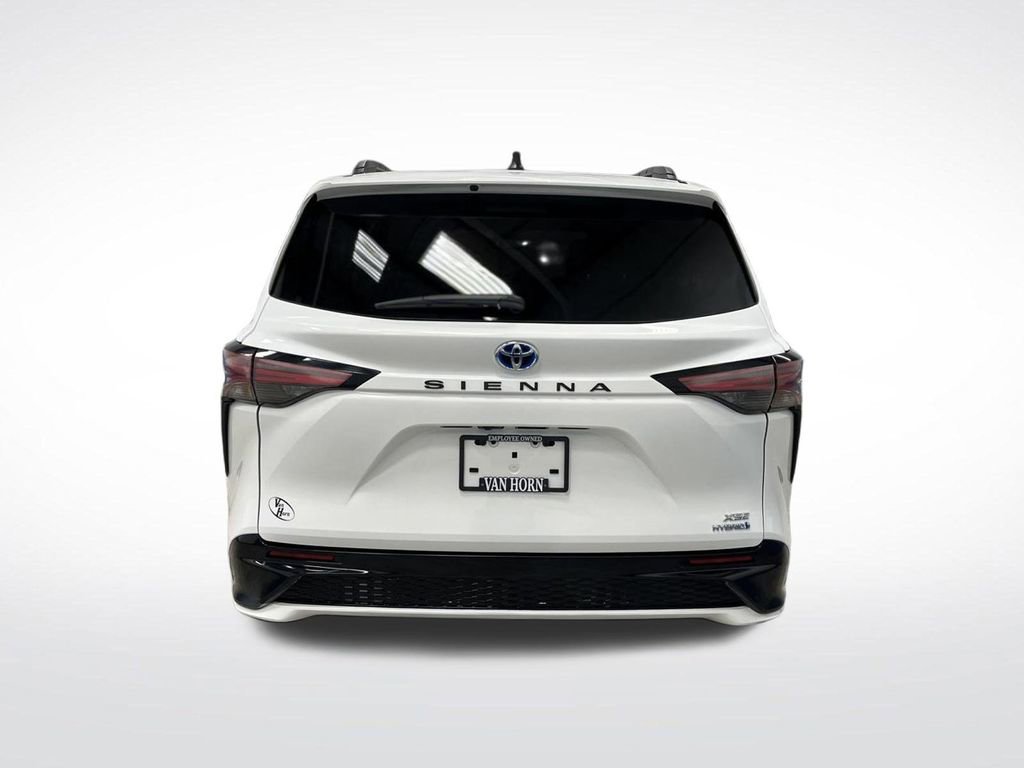 Used 2024 Toyota Sienna XSE image 15