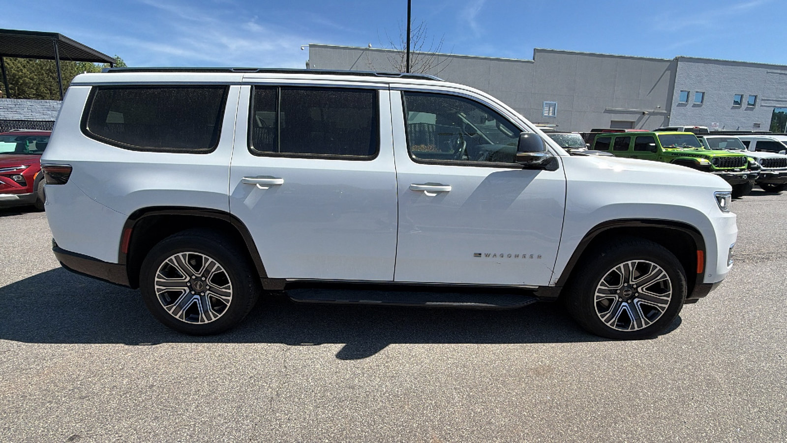 Certified 2025 Jeep Wagoneer 4WD w/ Convenience Group I image 7