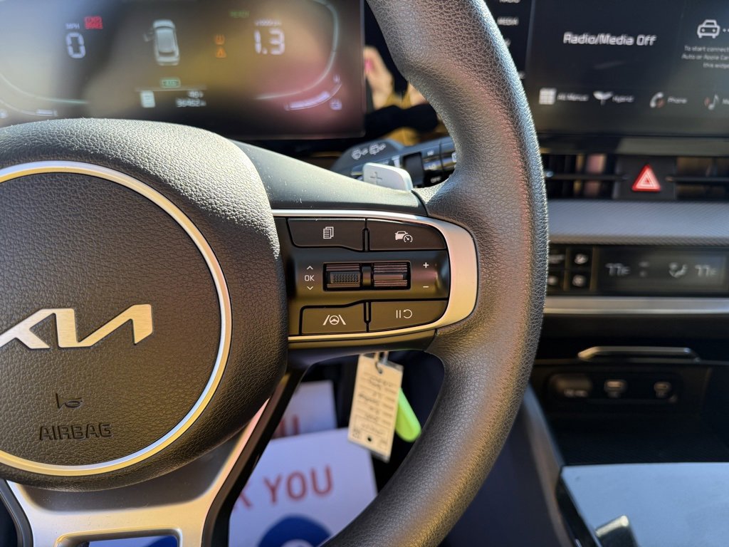 Used 2023 Kia Sportage LX image 17