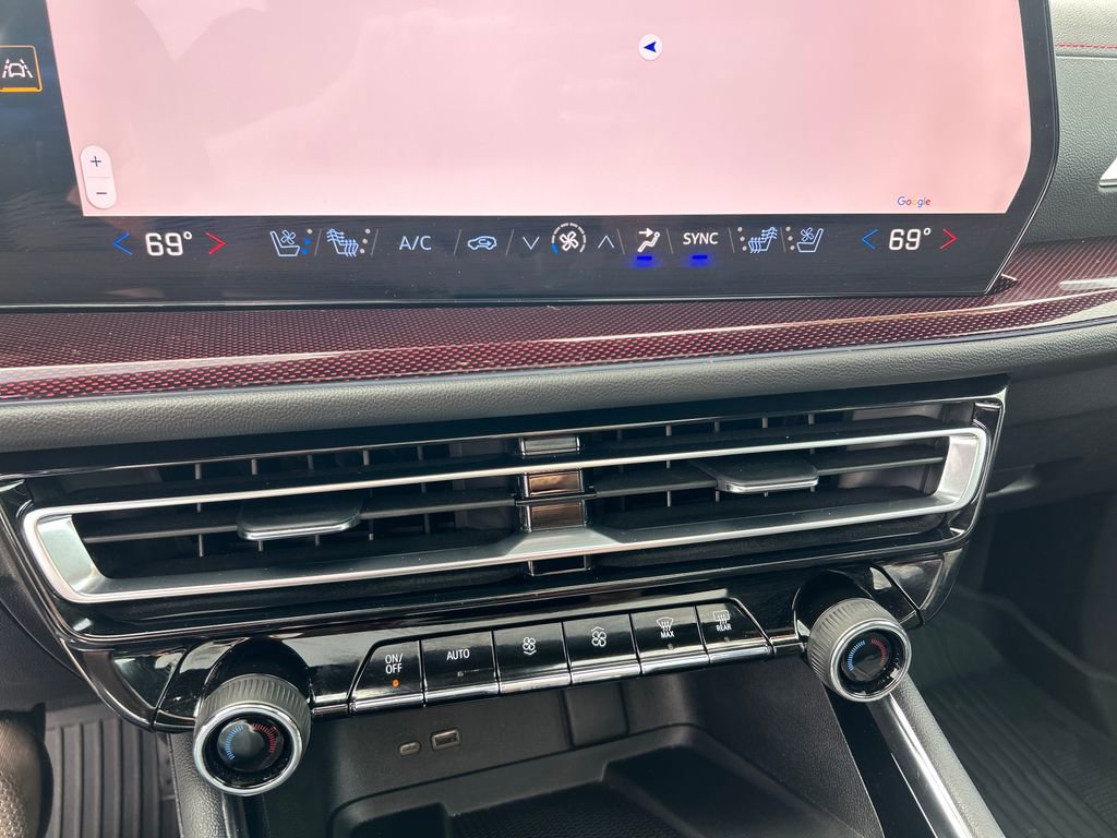 Used 2024 Chevrolet Traverse RS image 29