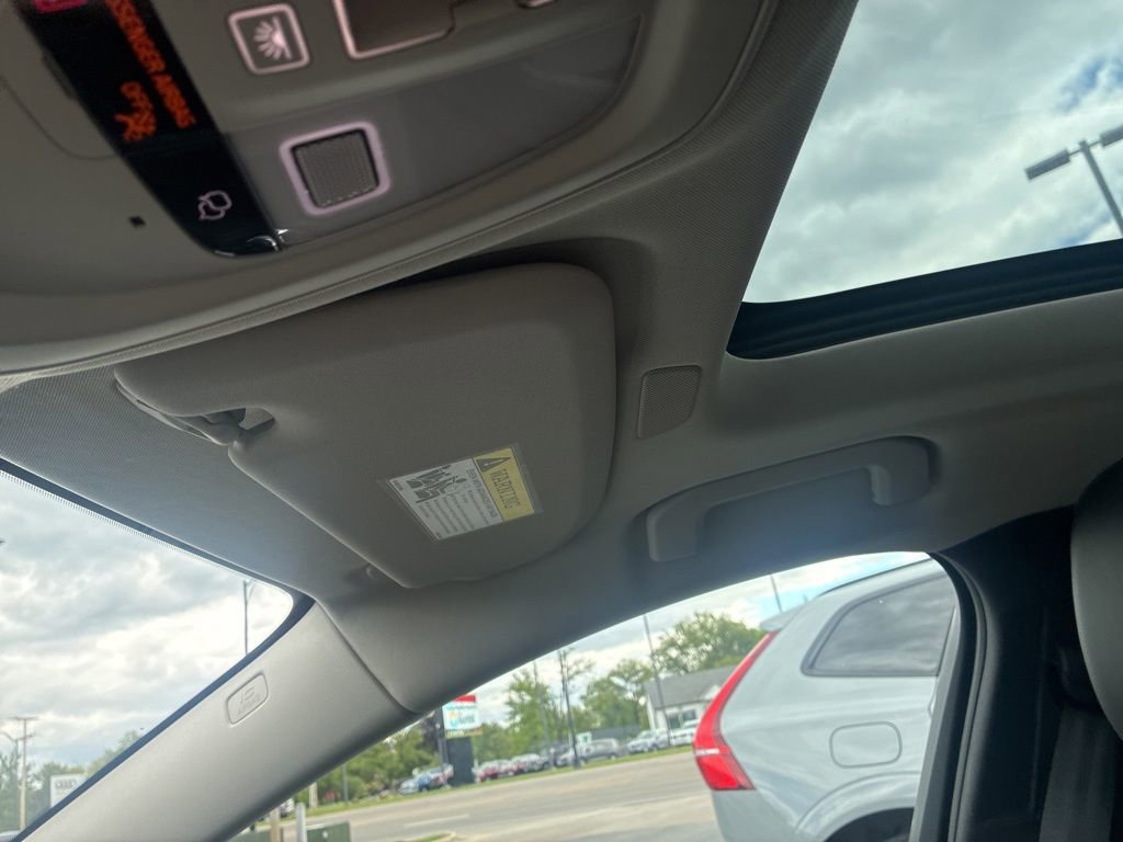 Used 2023 Volvo S60 B5 Core w/ Climate Package FWD image 12