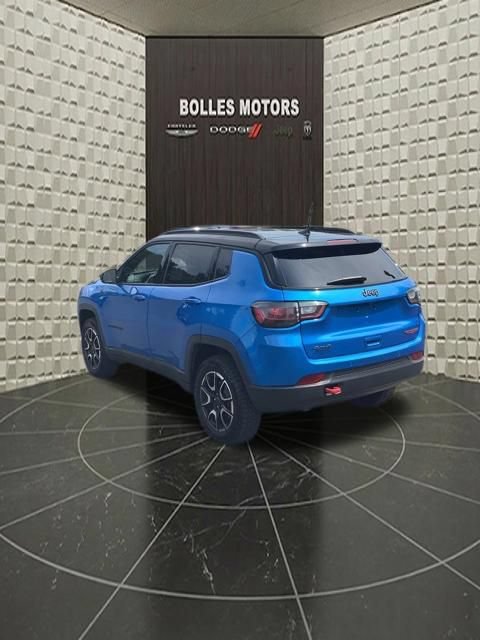 Certified 2025 Jeep Compass Trailhawk w/ Trailhawk Elite Group AWD/4WD image 9