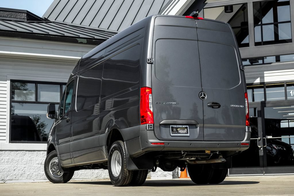 Used 2025 Mercedes-Benz Sprinter 3500 video 2