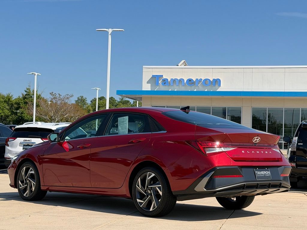 Used 2025 Hyundai Elantra SEL FWD image 7