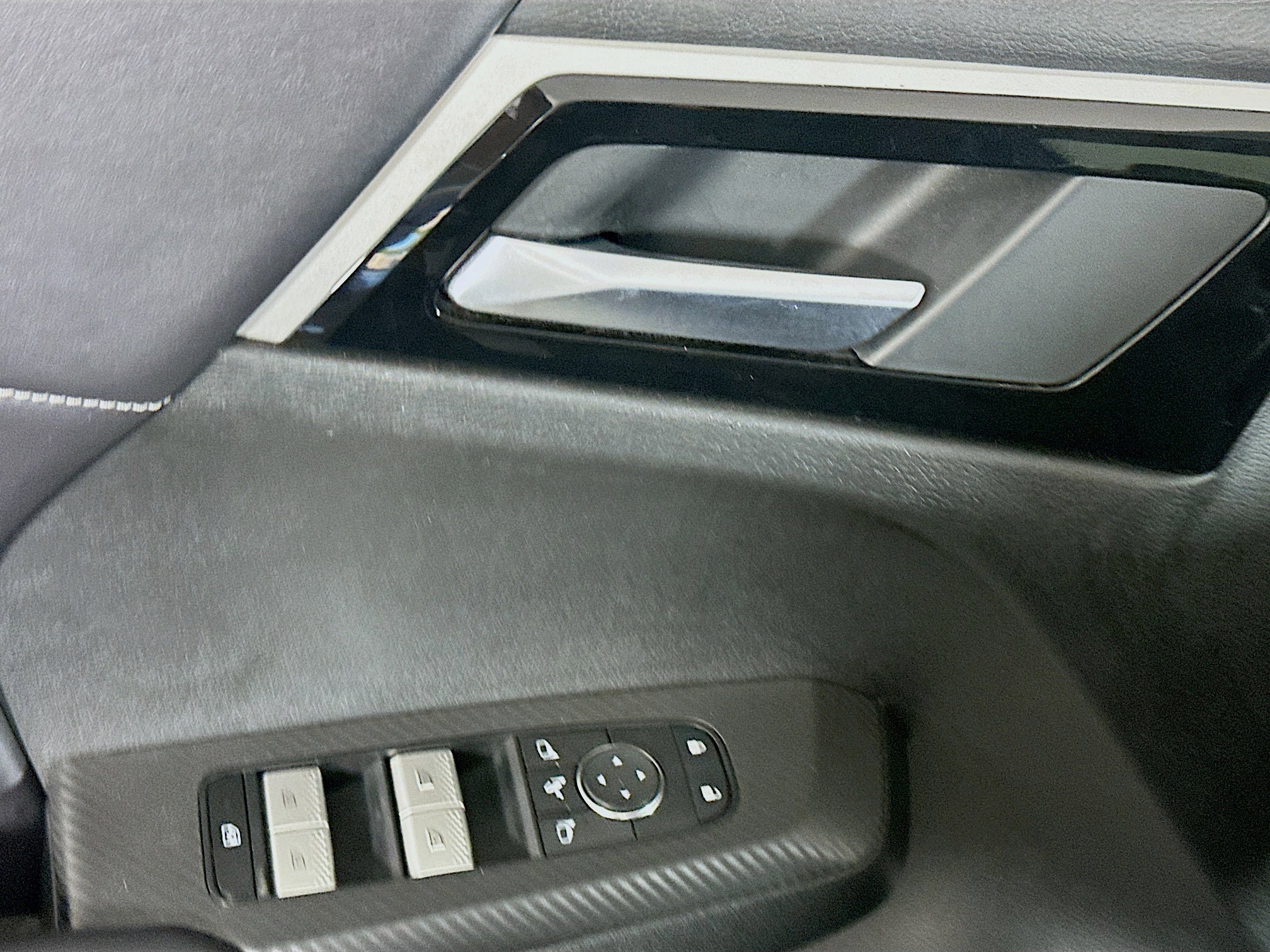 Used 2024 Mitsubishi Outlander SE image 15