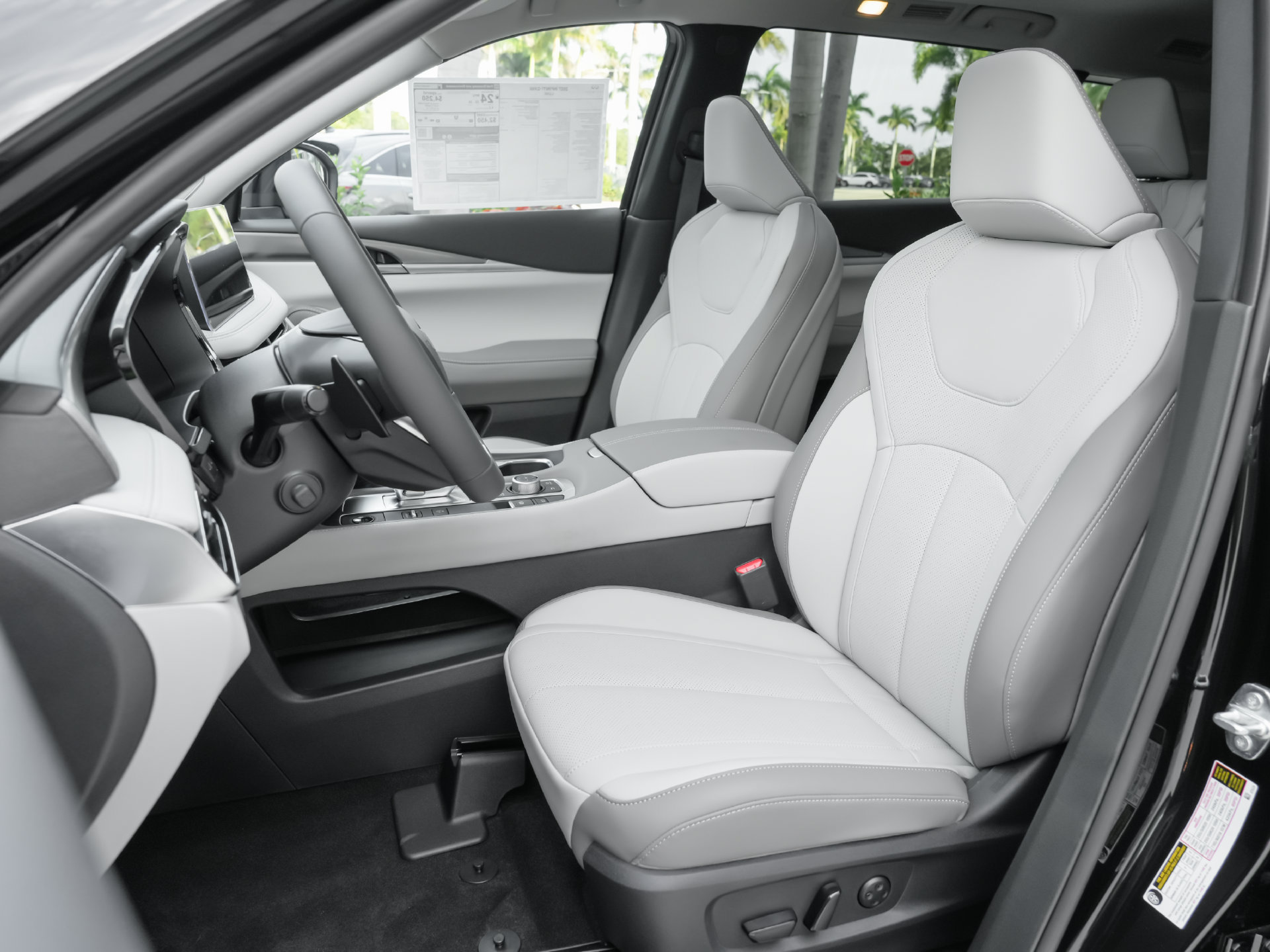 New 2027 INFINITI QX60 Luxe FWD image 8