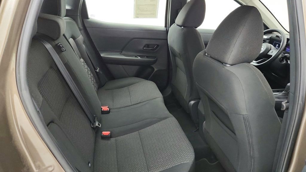 Used 2025 Nissan Kicks S image 21