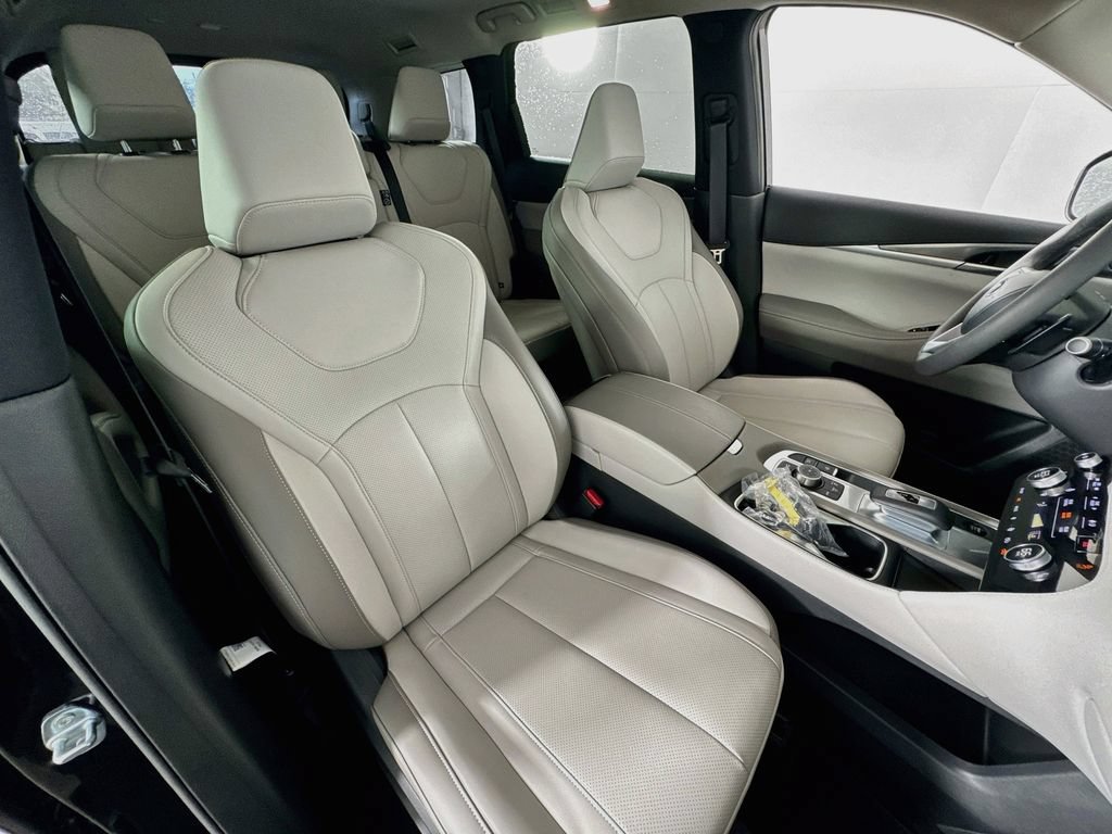 Used 2026 INFINITI QX60 Pure w/ Cargo Package FWD image 30