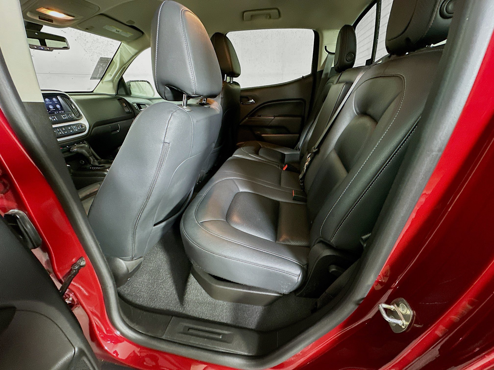 Used 2020 GMC Canyon SLE w/ Elevation Edition RWD image 24