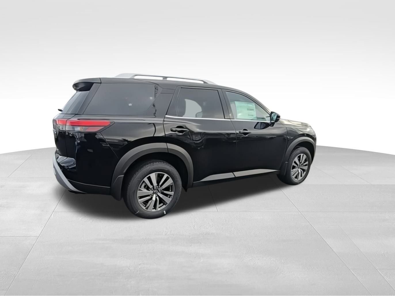 New 2025 Nissan Pathfinder SL image 9