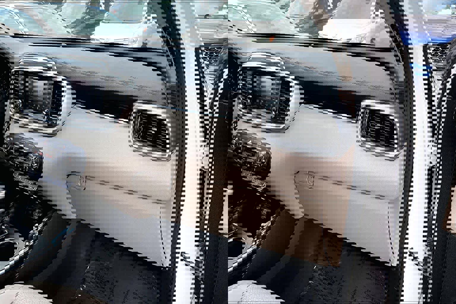 Used 2020 Kia Sorento EX image 19