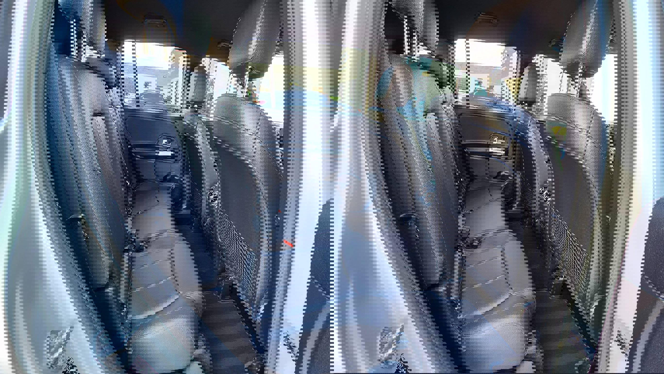 Used 2020 Mercedes-Benz GLB 250 image 31