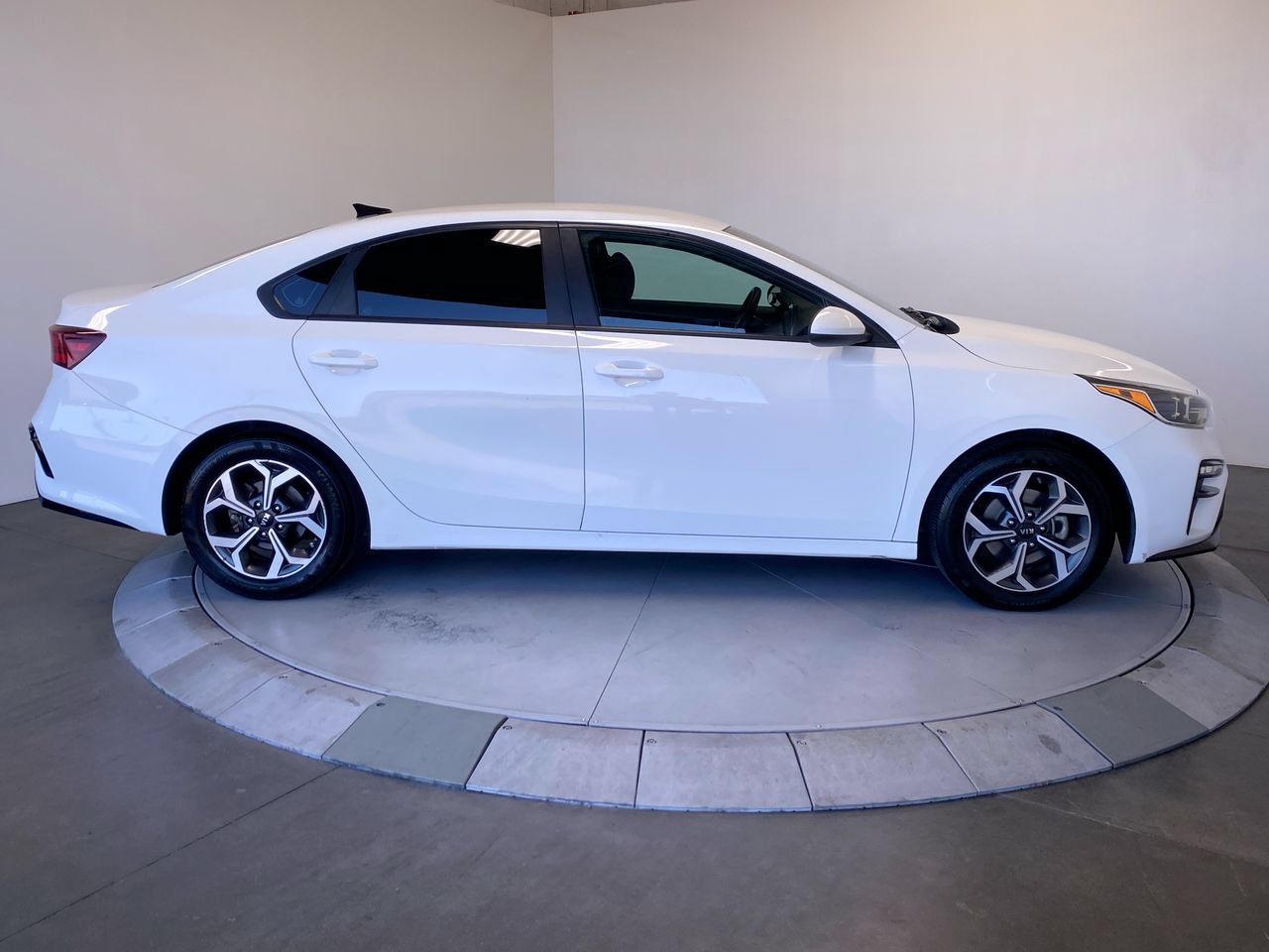 Used 2020 Kia Forte LXS FWD image 6