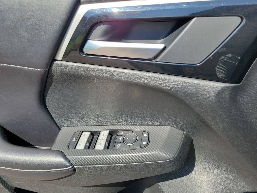 Used 2024 Mitsubishi Outlander SE Black Edition FWD image 28