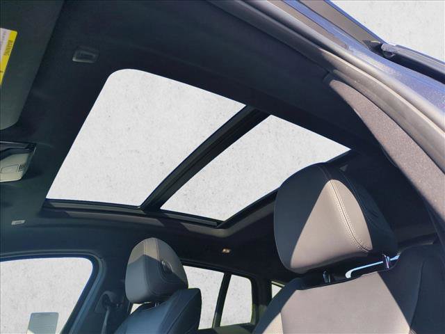 Certified 2025 BMW X4 xDrive30i w/ Premium Package image 16