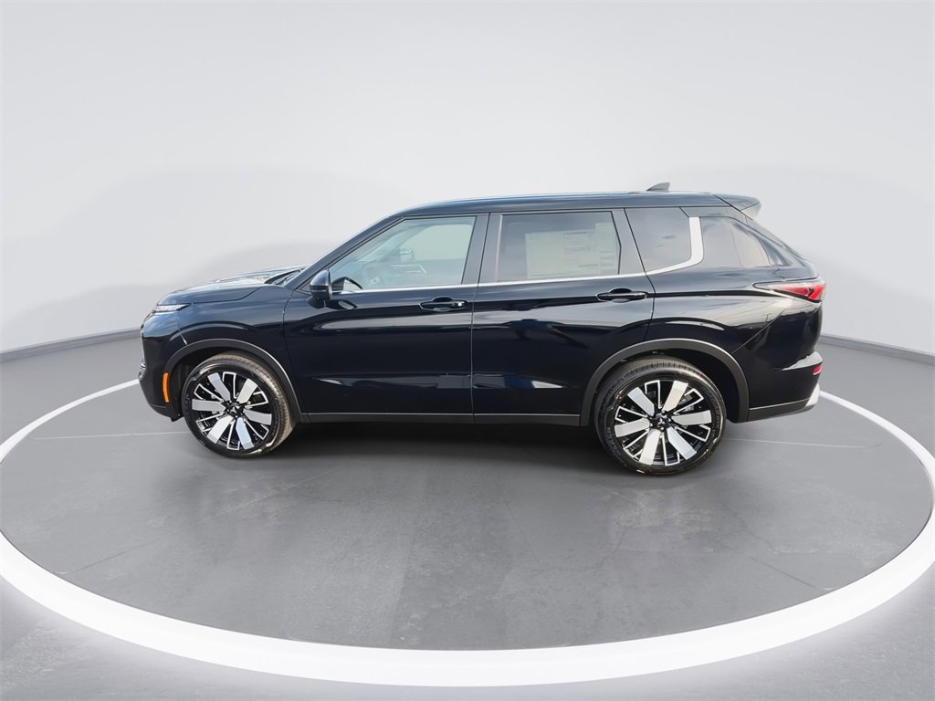 New 2025 Mitsubishi Outlander SE image 5