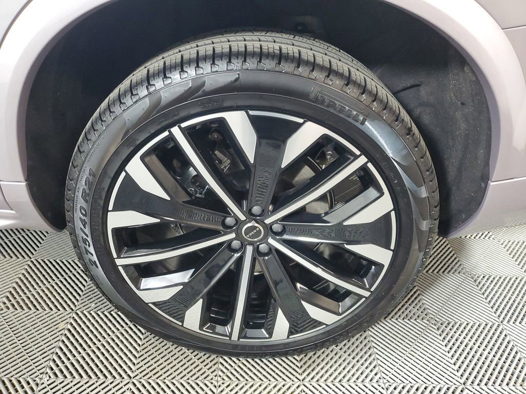 Certified 2026 Volvo XC90 B6 Plus w/ Protection Package Premier image 11