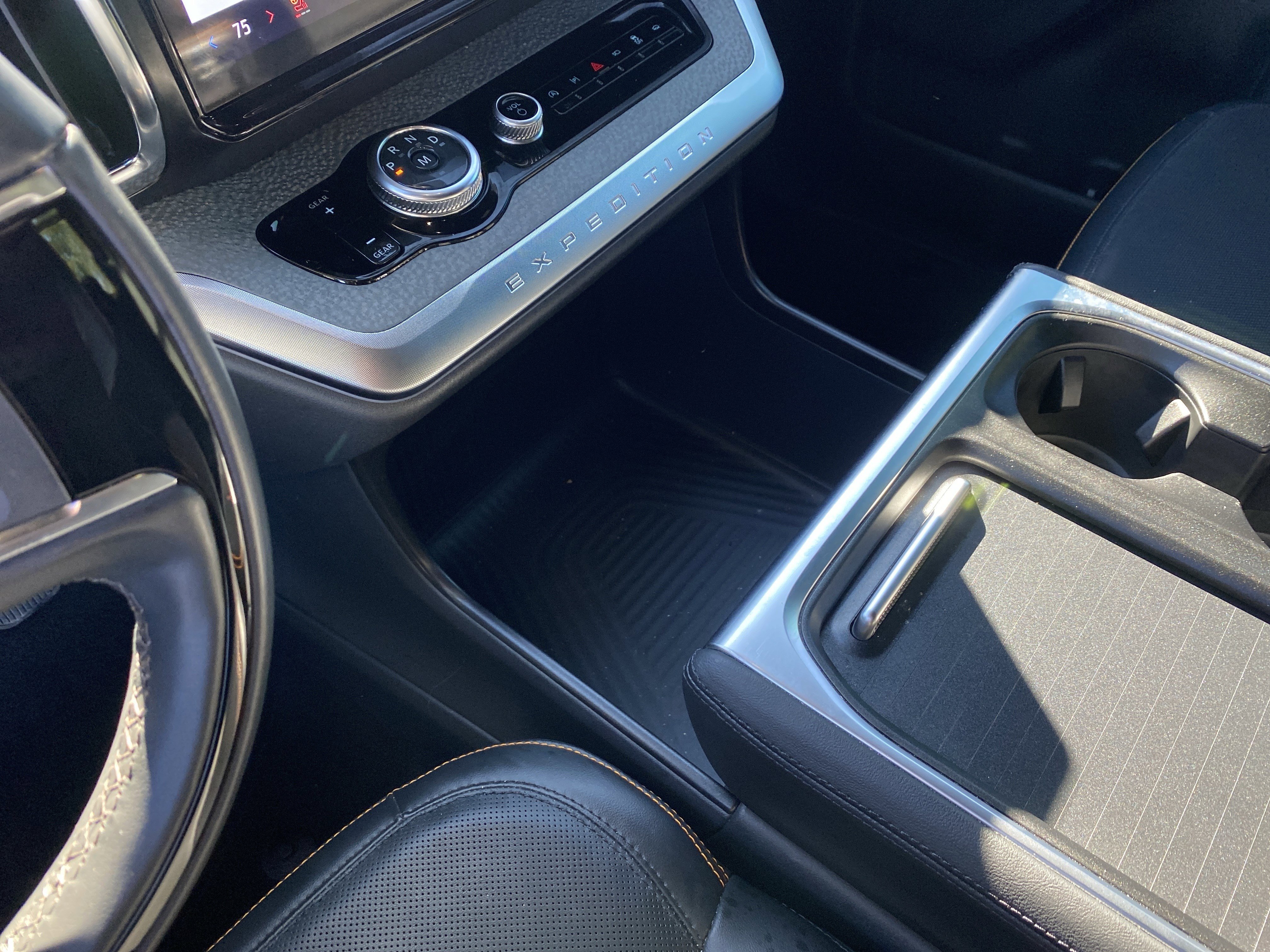 Used 2025 Ford Expedition Tremor image 36