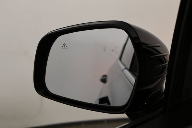 Used 2025 Kia Sorento S w/ Panoramic Sunroof Package FWD image 41