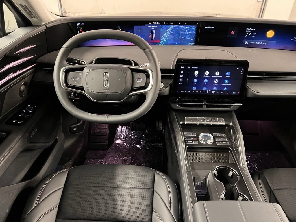 Used 2026 Lincoln Nautilus Premier w/ Equipment Group 102A image 8