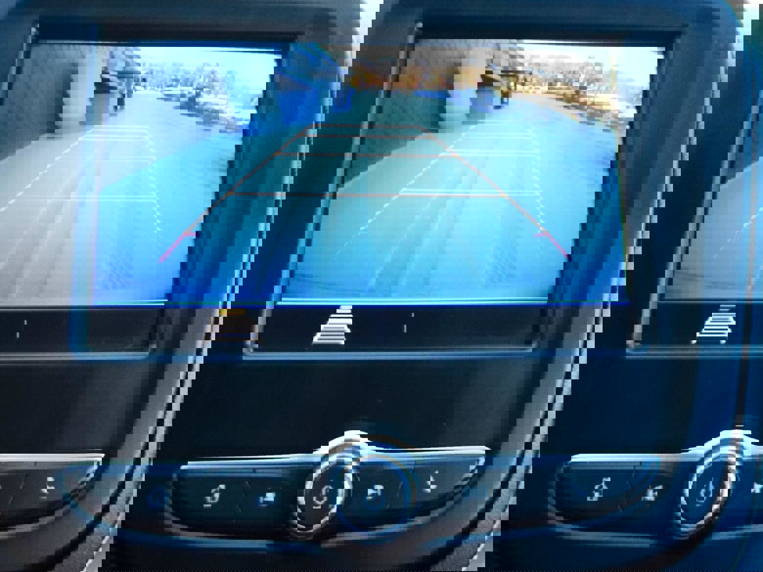 Used 2019 Chevrolet Equinox LT w/ Driver Convenience Package image 8