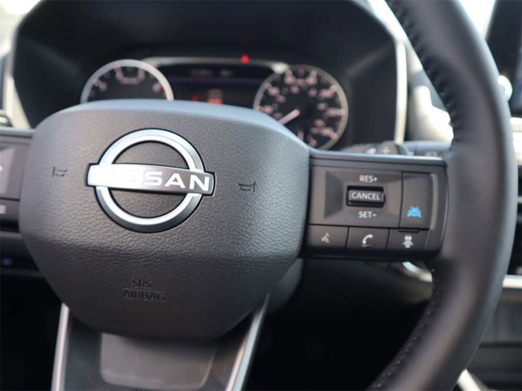 Certified 2025 Nissan Rogue SV image 23