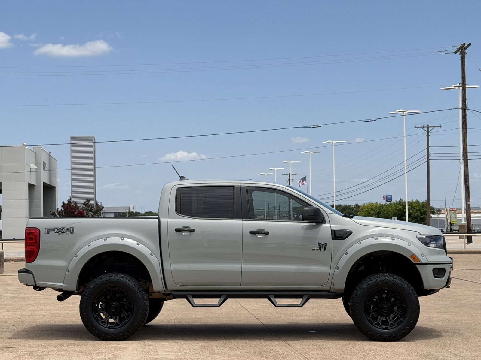 Used 2021 Ford Ranger XLT w/ Equipment Group 302A High AWD/4WD image 3