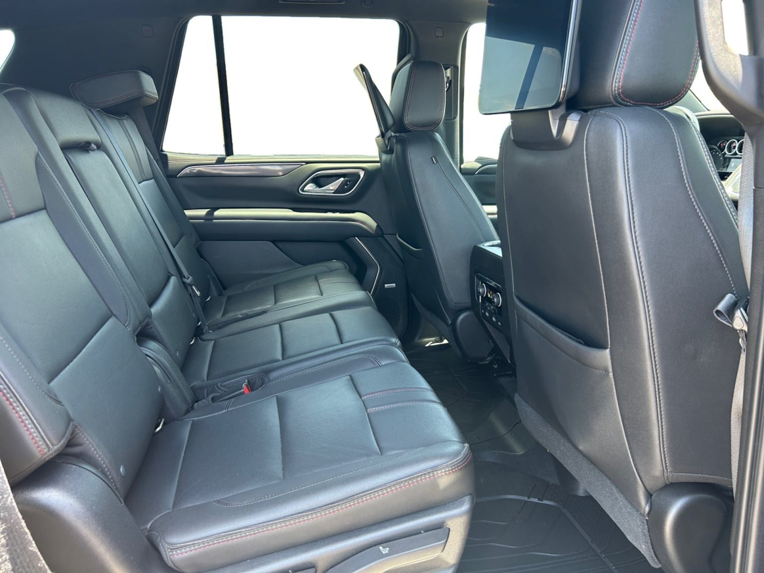 Used 2021 Chevrolet Tahoe RST w/ Rear Media and Nav Package AWD/4WD image 18