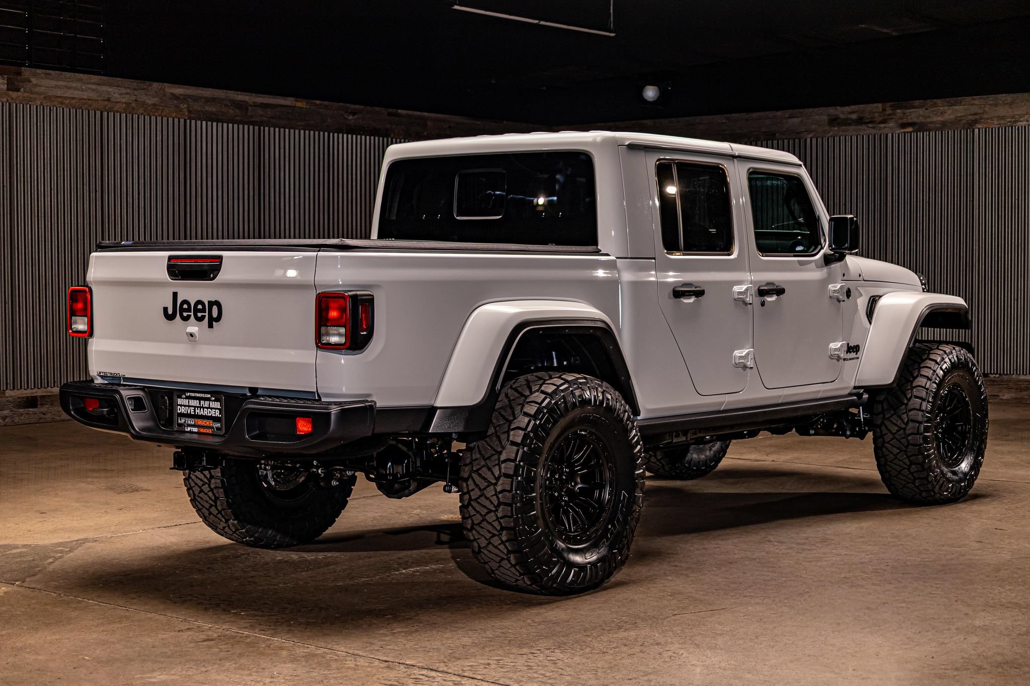 Used 2025 Jeep Gladiator Mojave AWD/4WD image 10
