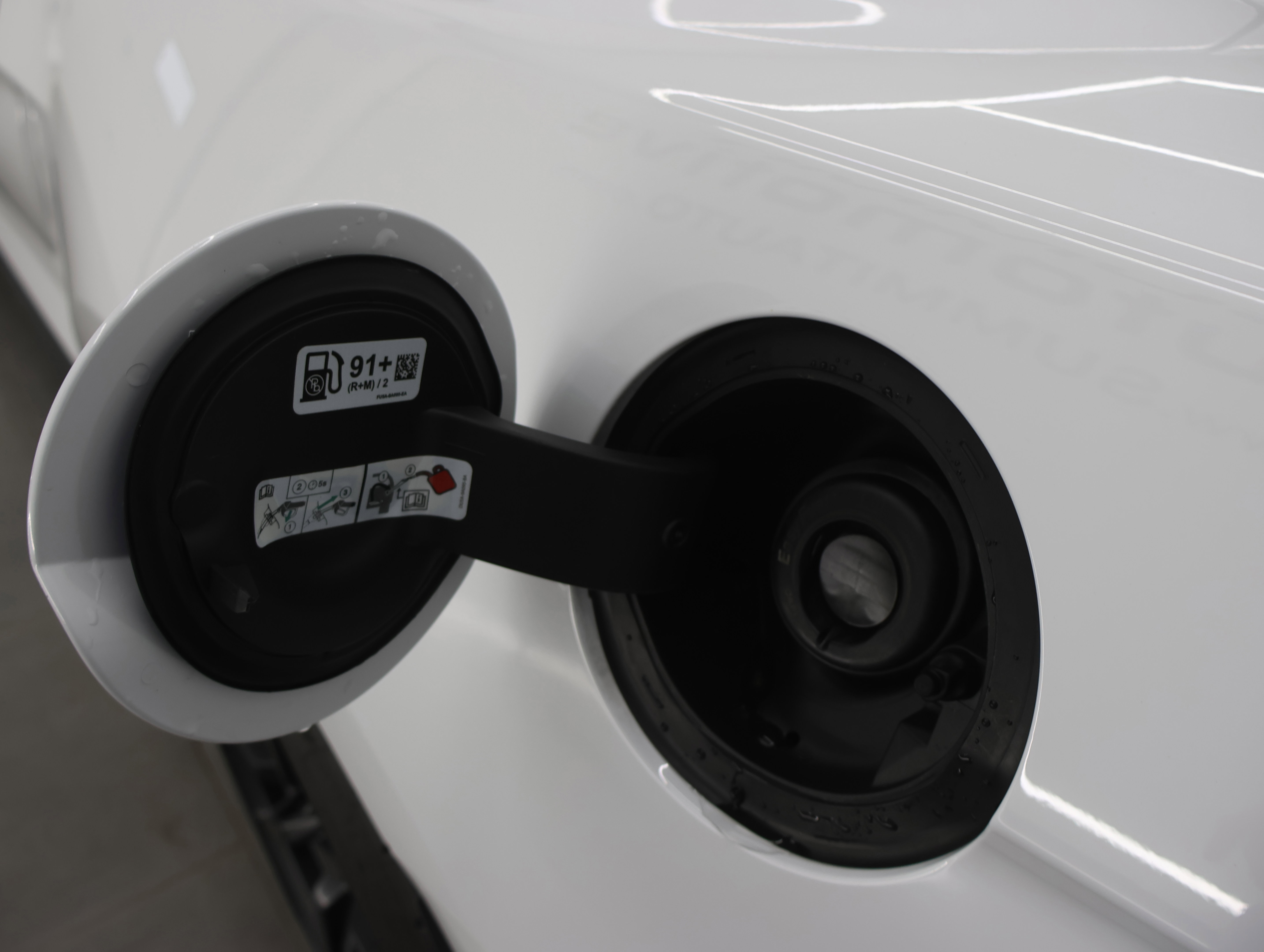 Used 2018 Ford Mustang Shelby GT350 w/ Electronics Package image 30