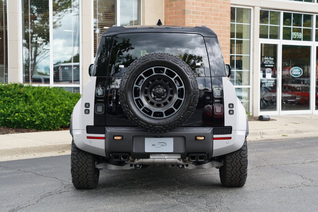 Used 2026 Land Rover Defender 110 OCTA AWD/4WD image 5