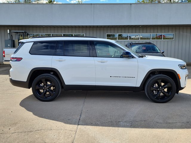 New 2027 Jeep Grand Cherokee L Limited AWD/4WD image 2