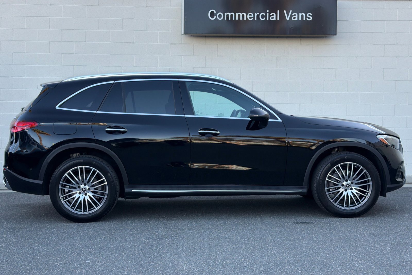 Certified 2025 Mercedes-Benz GLC 300 GLC 300 4MATIC image 3