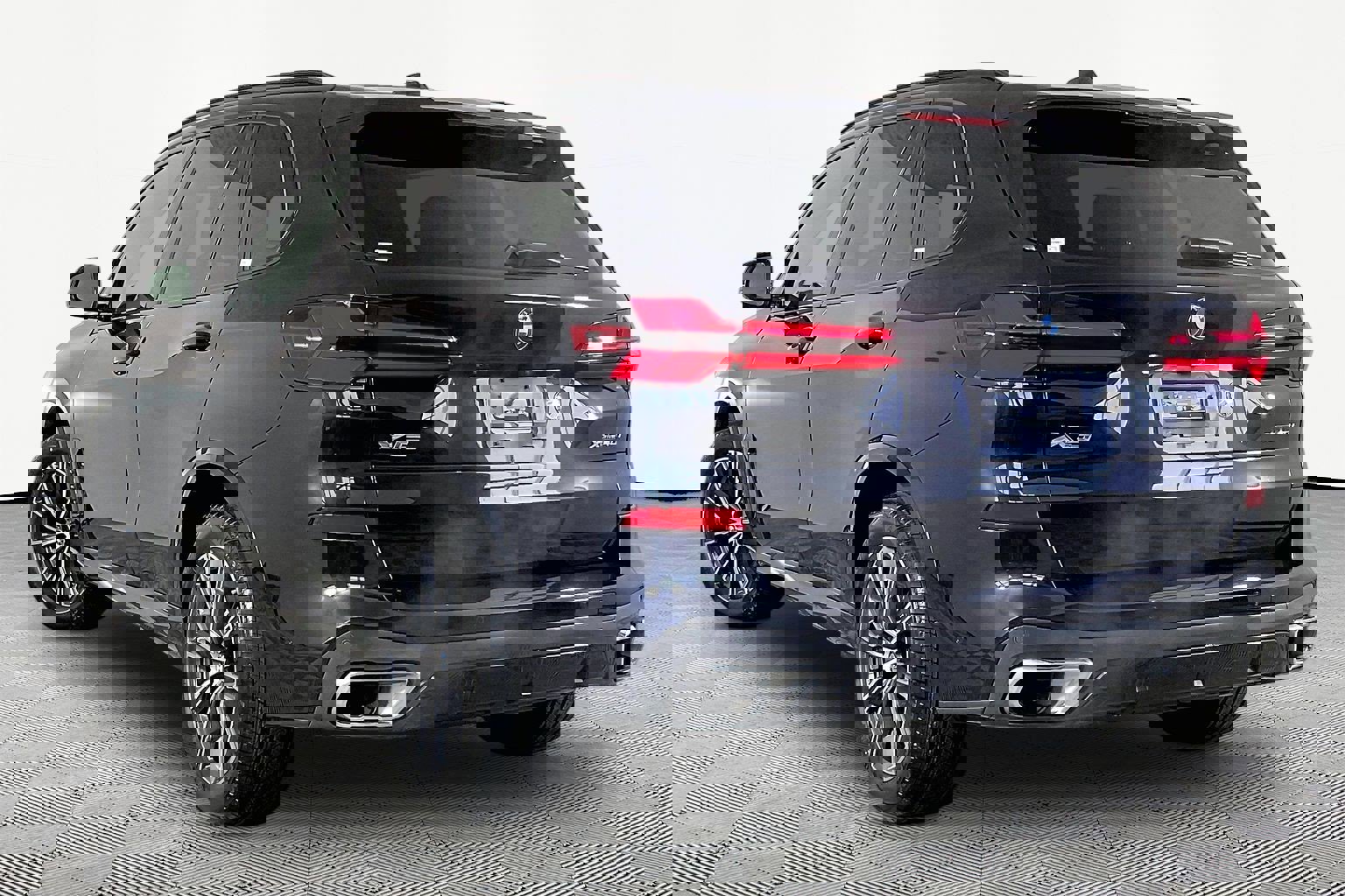 Certified 2024 BMW X5 xDrive40i w/ M Sport Package image 5